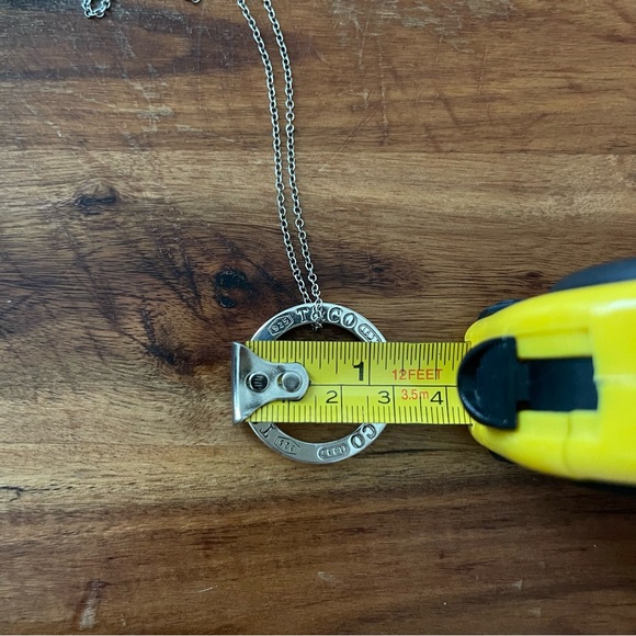 Authentic Tiffany & Co Large Circle Pendant with 18’ chain. - Picture 9 of 10